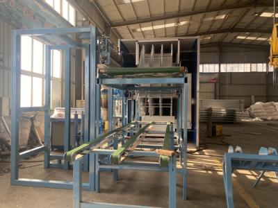 Mengeringkan veneer yang sudah dikupas